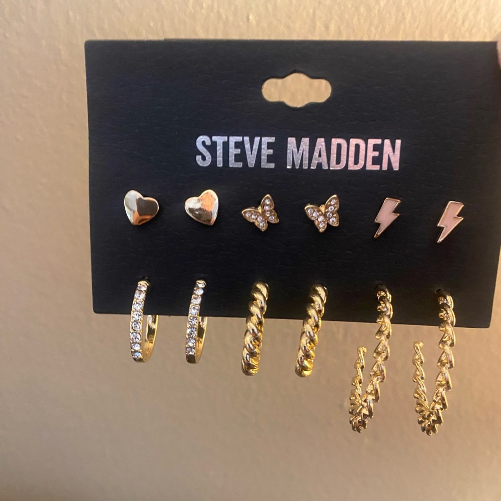 NEW Steve Madden earrings set